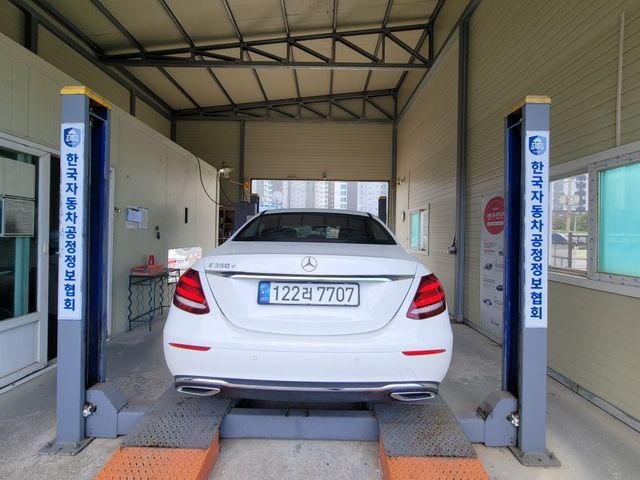 Mercedes-Benz E-Class 2017 — inspection photo 2