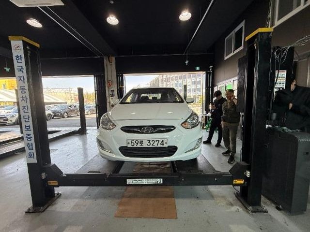 Hyundai Accent 2013 — inspection photo 1