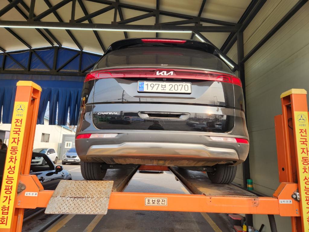Kia Canival 2023 — inspection photo 2