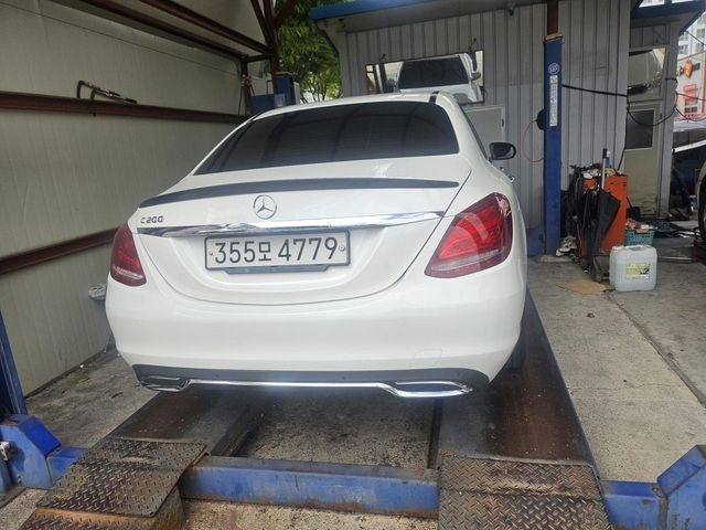 Mercedes-Benz C-Class 2018 — inspection photo 2