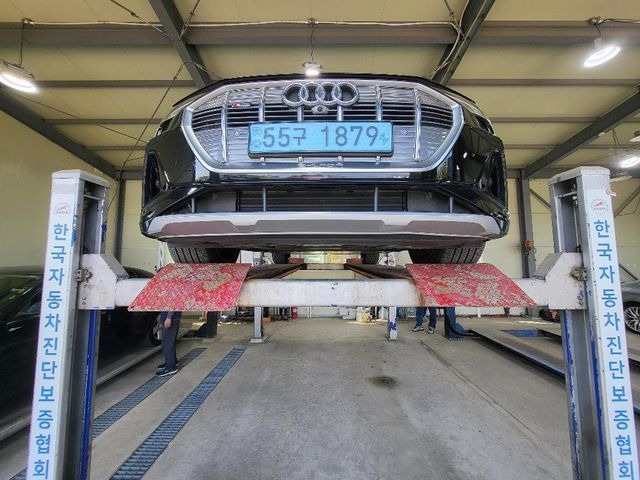 Audi e-tron 2021 — inspection photo 1