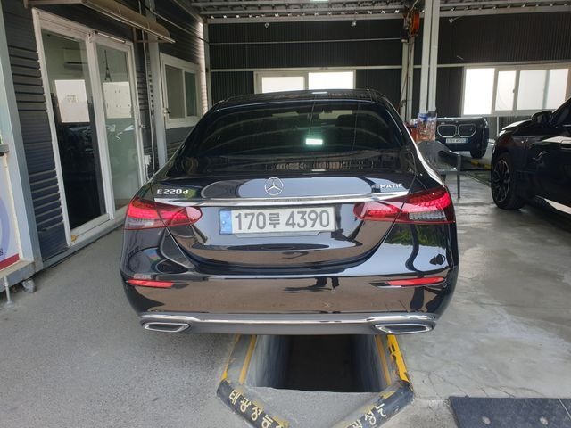 Mercedes-Benz E-Class 2023 — inspection photo 2