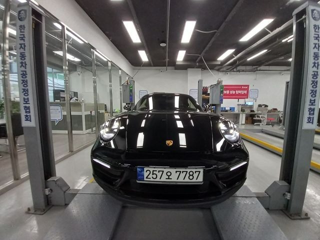 Porsche 911 2023 — inspection photo 1