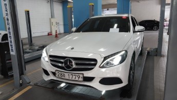 Mercedes-Benz C-Class 2018 — inspection photo 1