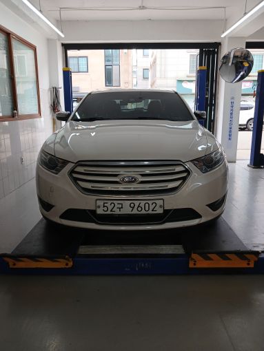 Ford Taurus 2017 — inspection photo 1