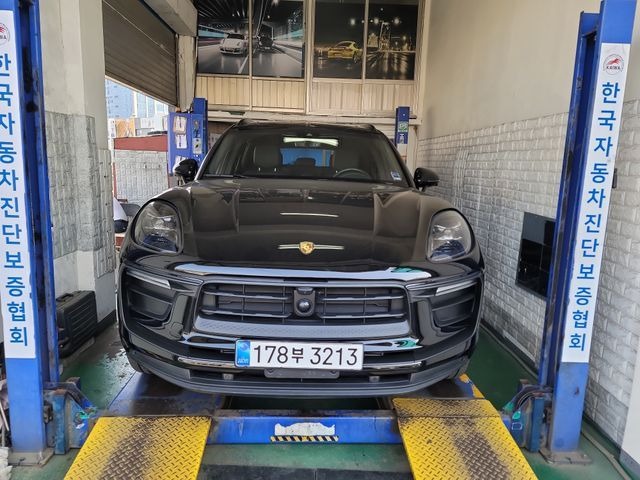 Porsche Macan 2024 — inspection photo 1