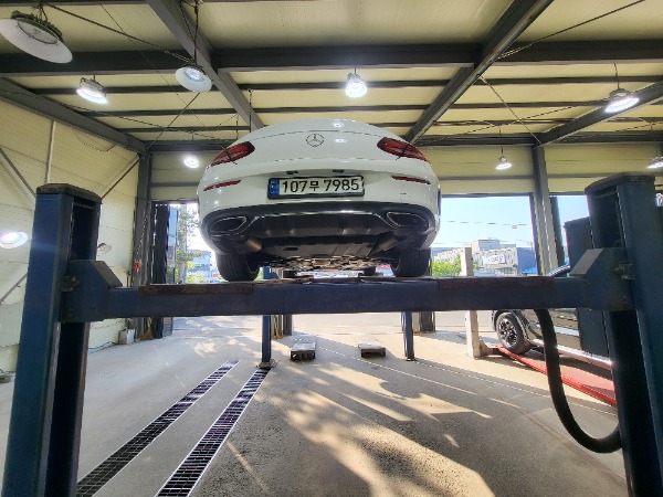 Mercedes-Benz C-Class 2019 — inspection photo 2