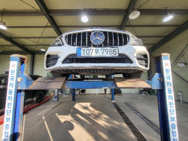 Mercedes-Benz C-Class 2019 — inspection photo 1
