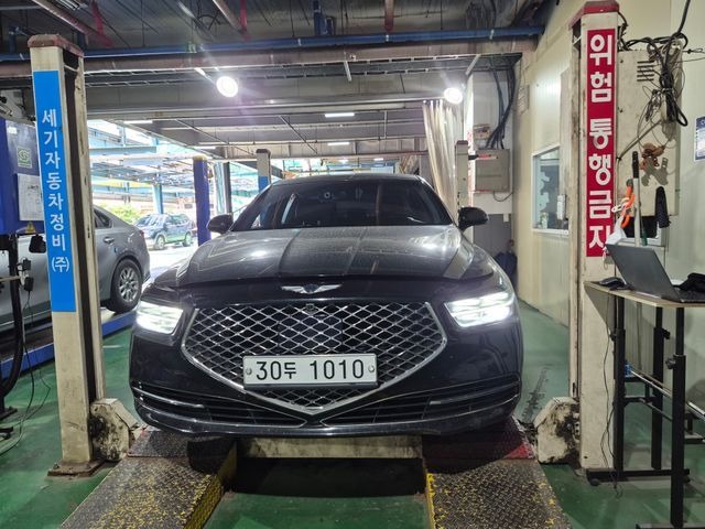 Genesis G90 2019 — inspection photo 1