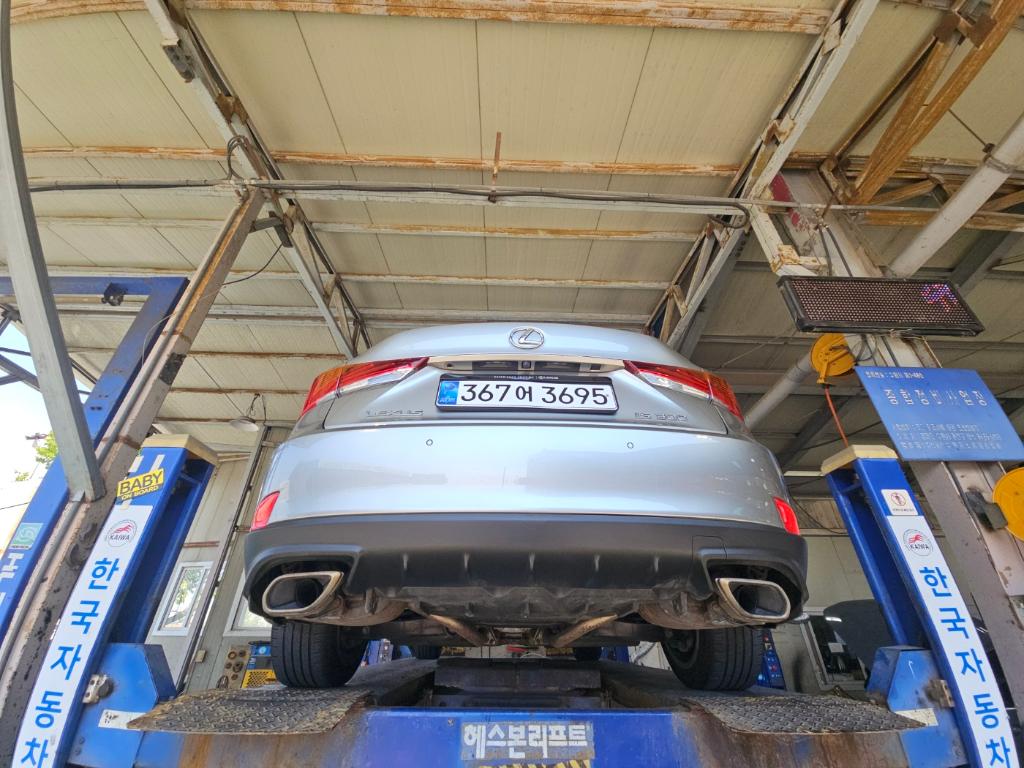 Lexus IS 2019 — inspection photo 2