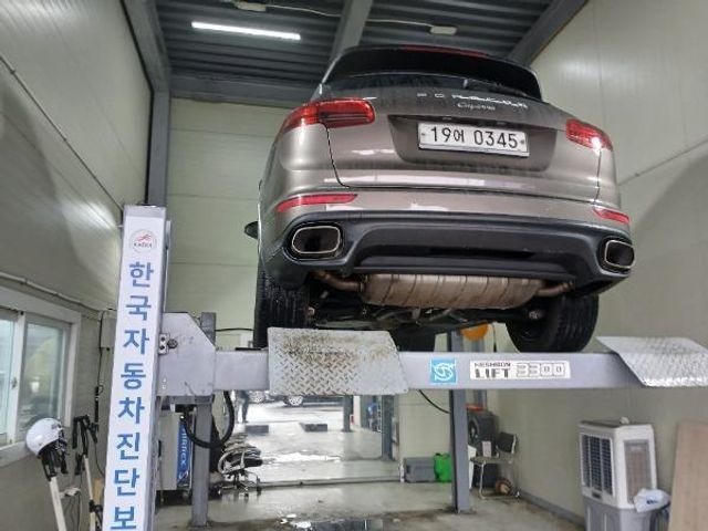 Porsche Cayenne 2016 — inspection photo 2