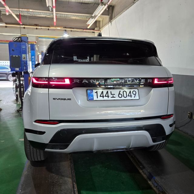 Land Rover Range Rover Evoque 2026 — inspection photo 2
