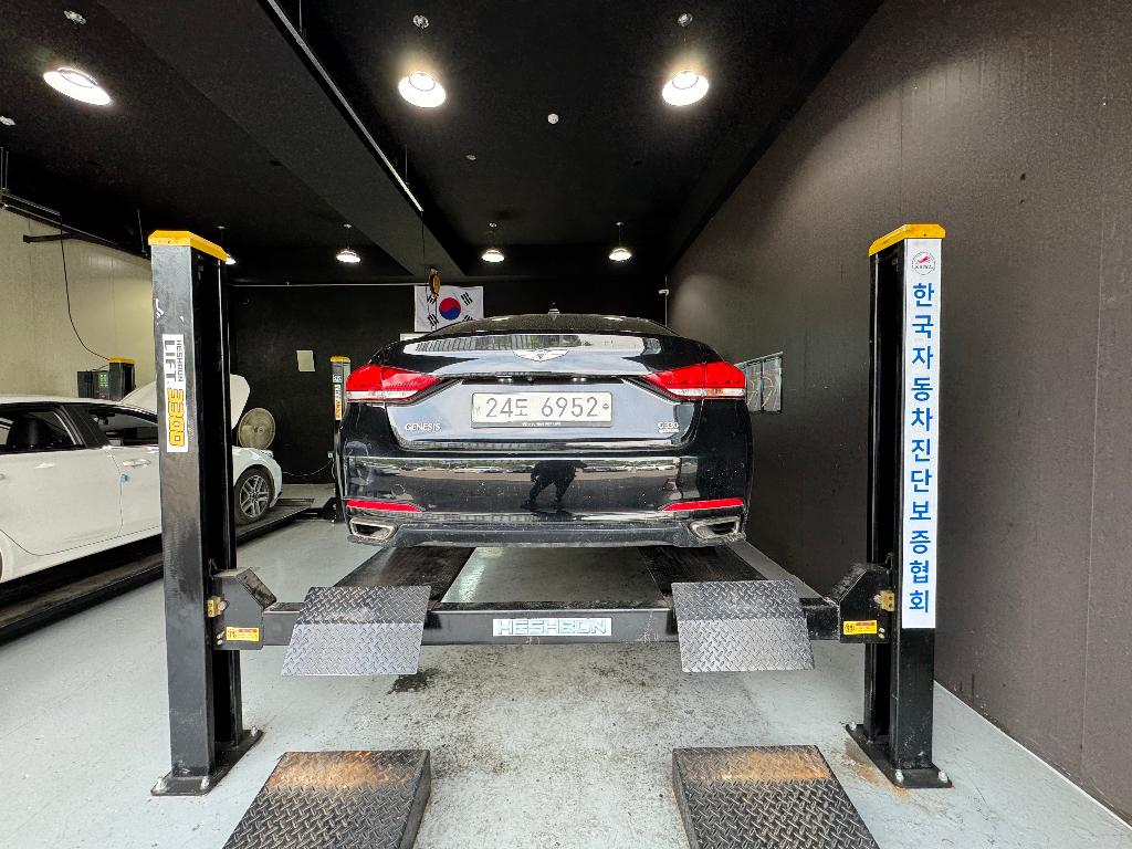 Hyundai Genesis 2015 — inspection photo 2