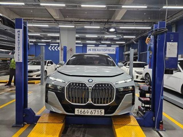 BMW 7-Series 2025 — inspection photo 1