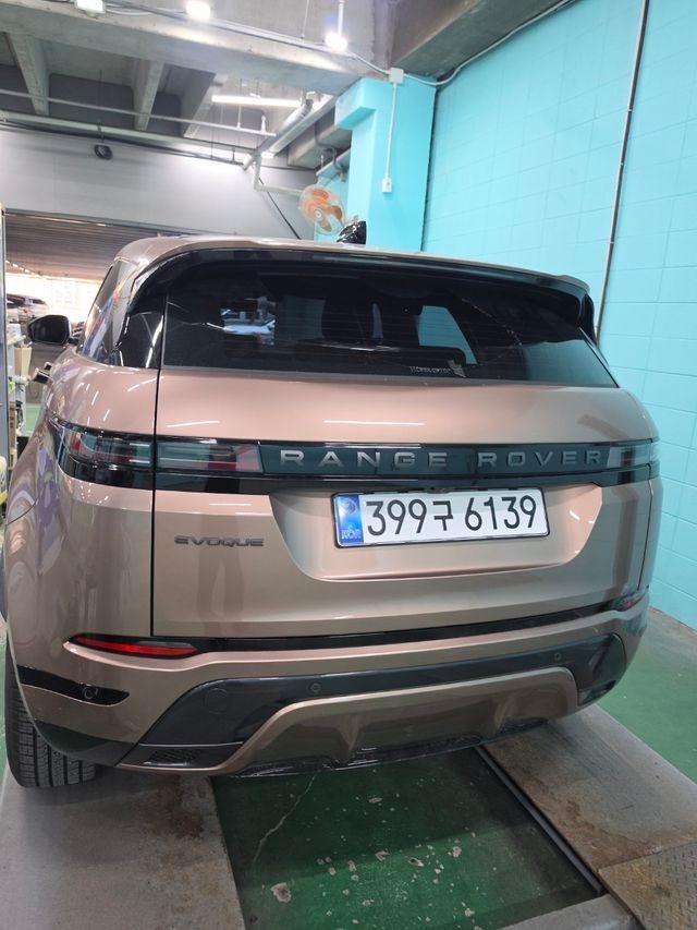 Land Rover Range Rover Evoque 2026 — inspection photo 2
