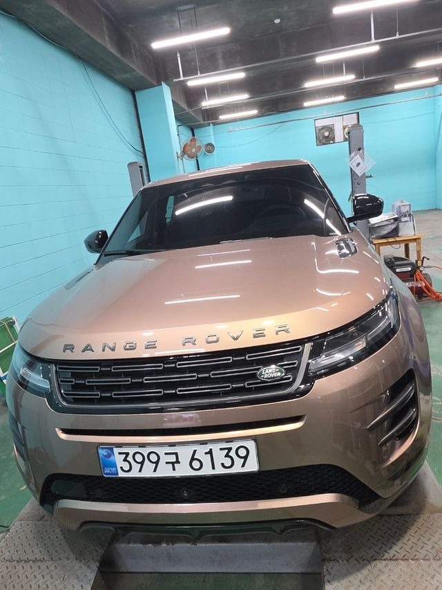Land Rover Range Rover Evoque 2026 — inspection photo 1