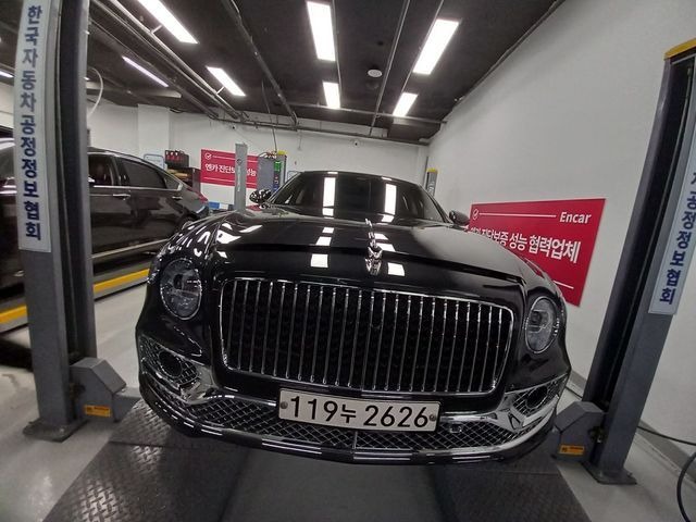 Bentley Flying Spur 2023 — inspection photo 1