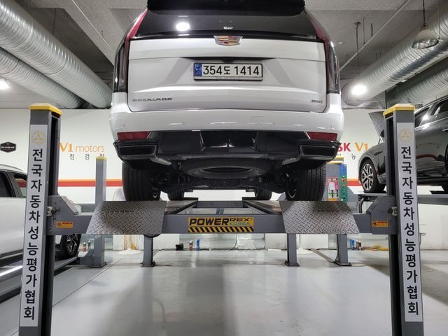 Cadillac Escalade 2023 — inspection photo 2