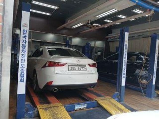Lexus IS 2015 — inspection photo 2