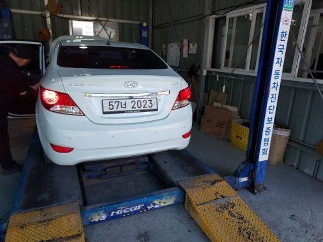 Hyundai Accent 2012 — inspection photo 2