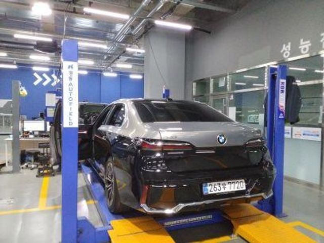 BMW 7-Series 2026 — inspection photo 2