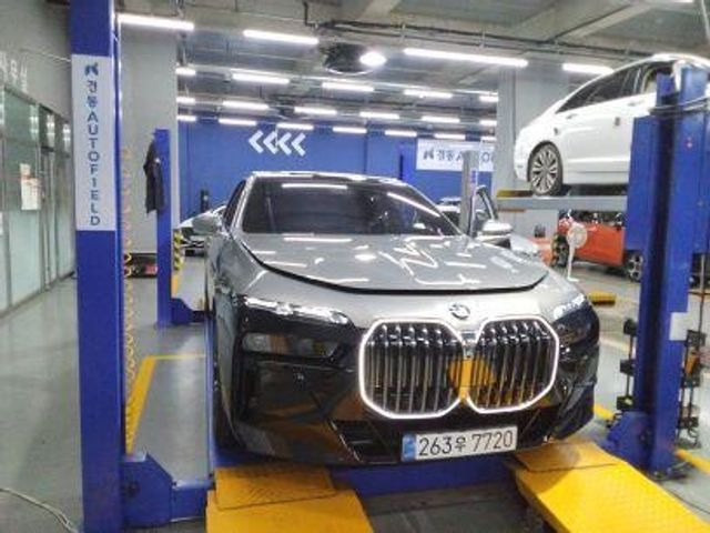 BMW 7-Series 2026 — inspection photo 1