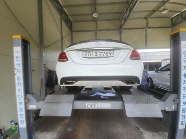 Mercedes-Benz C-Class 2018 — inspection photo 2