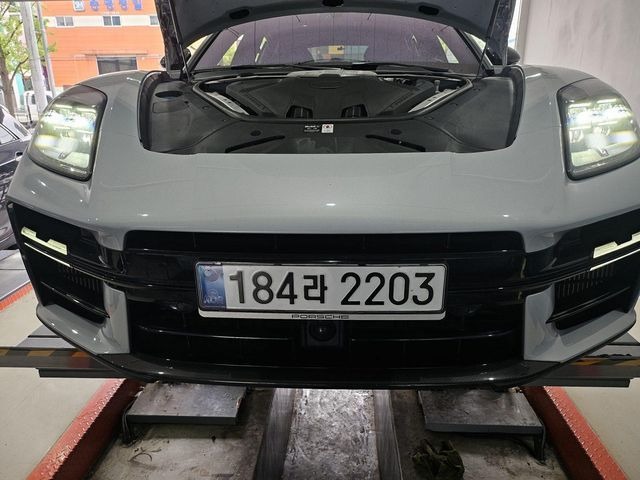 Porsche Panamera 2025 — inspection photo 1