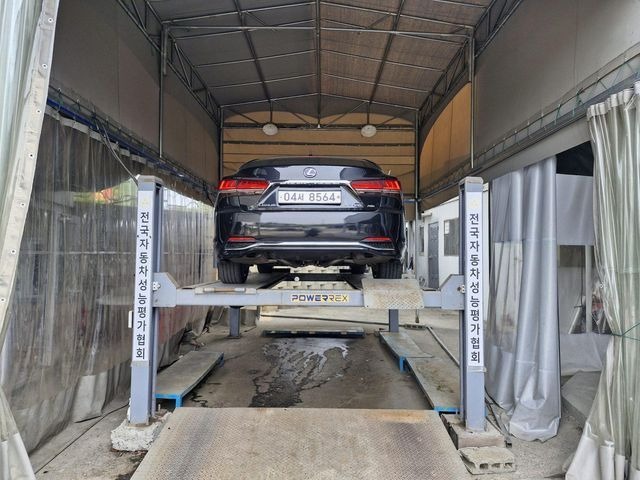 Lexus LS 2018 — inspection photo 2