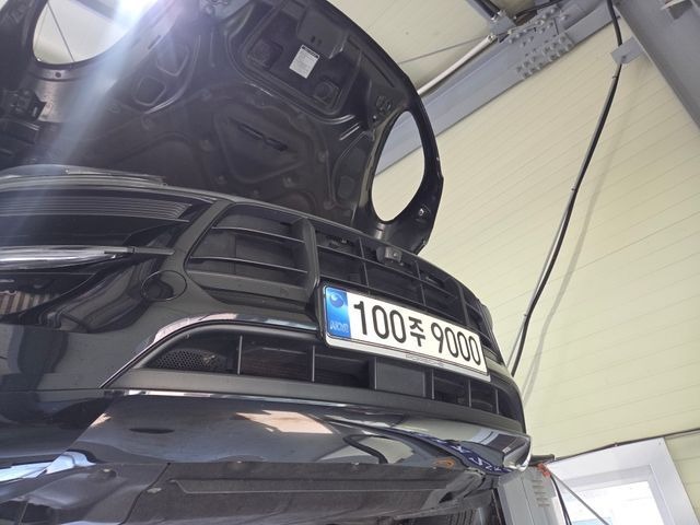 Porsche Macan 2020 — inspection photo 1