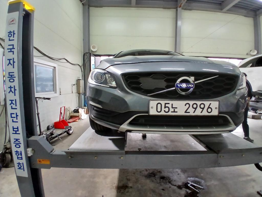 Volvo V60 2018 — inspection photo 1