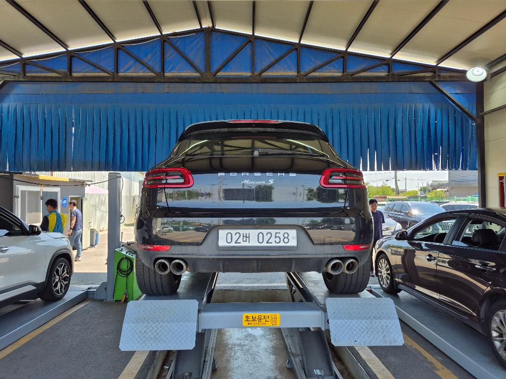 Porsche Macan 2017 — inspection photo 2