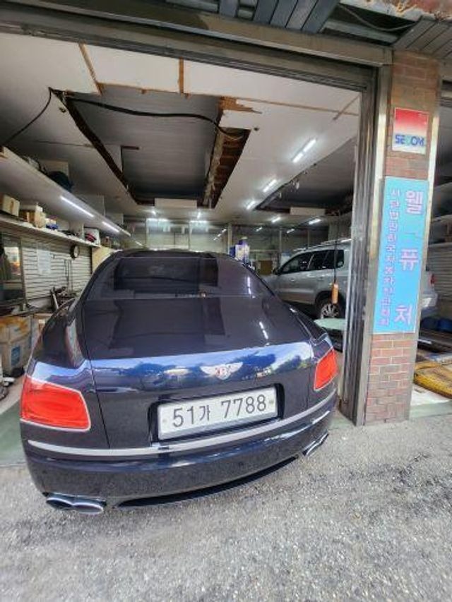 Bentley Flying Spur 2018 — inspection photo 2
