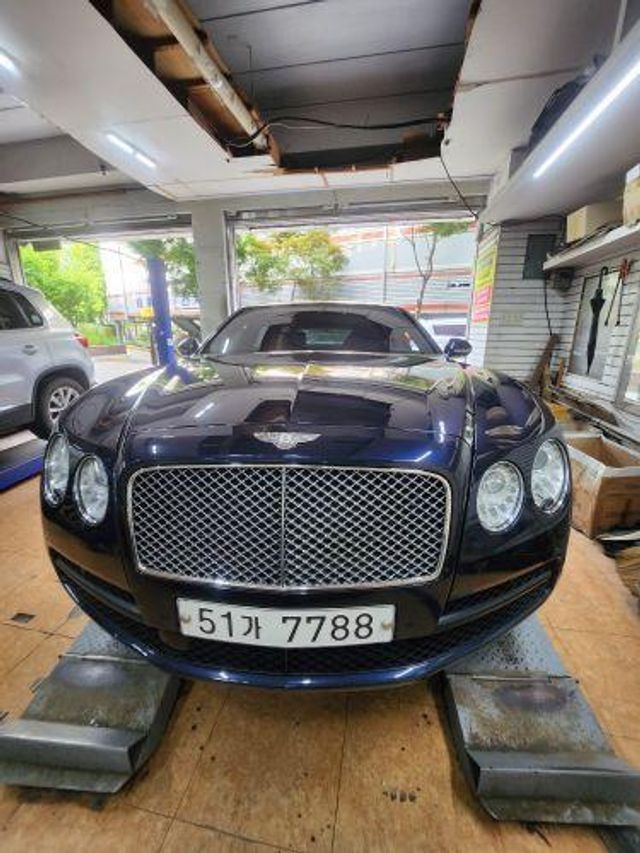 Bentley Flying Spur 2018 — inspection photo 1