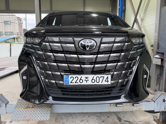 Toyota Alphard 2024 — inspection photo 1