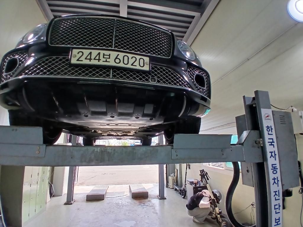 Bentley Bentayga 2023 — inspection photo 1