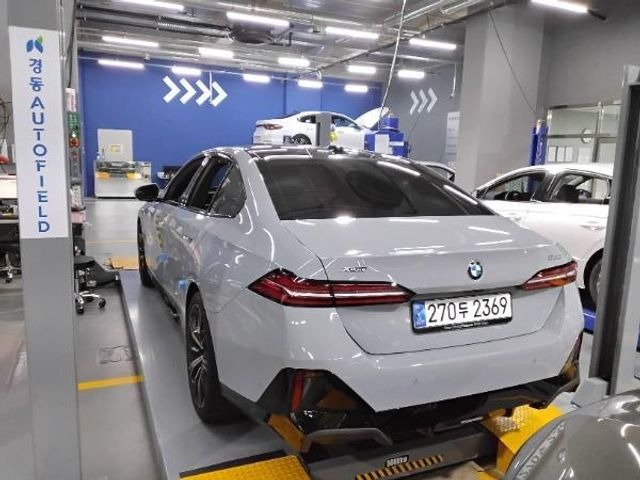 BMW 5-Series 2026 — inspection photo 2
