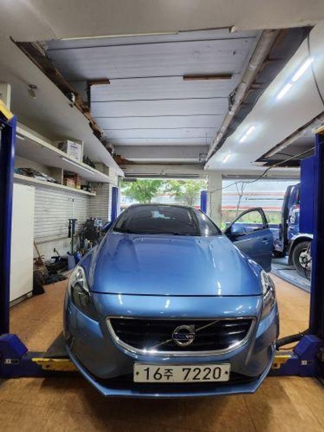 Volvo V40 2015 — inspection photo 1