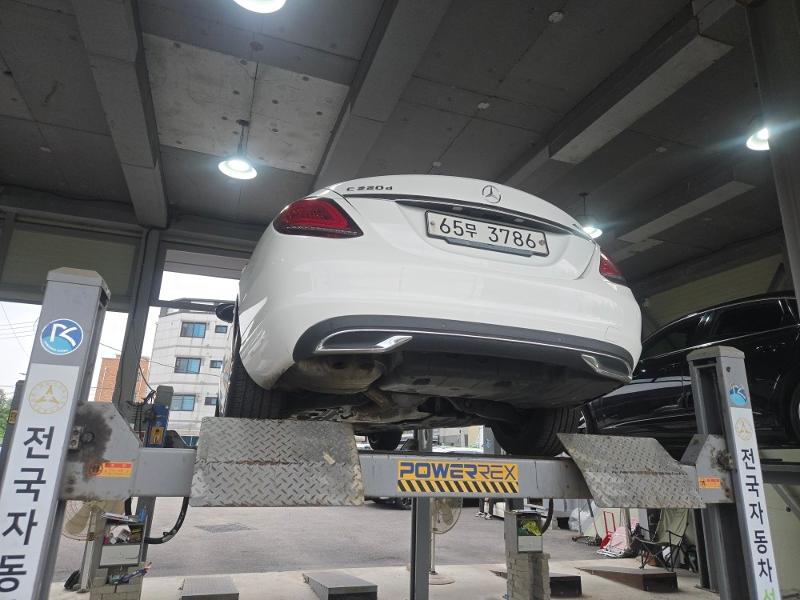 Mercedes-Benz C-Class 2019 — inspection photo 2
