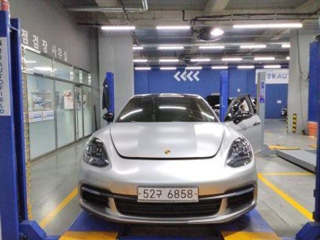 Porsche Panamera 2018 — inspection photo 1