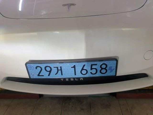 Tesla Model Y 2024 — inspection photo 1