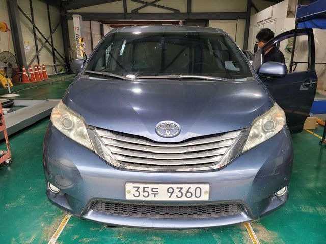 Toyota Sienna 2014 — inspection photo 1
