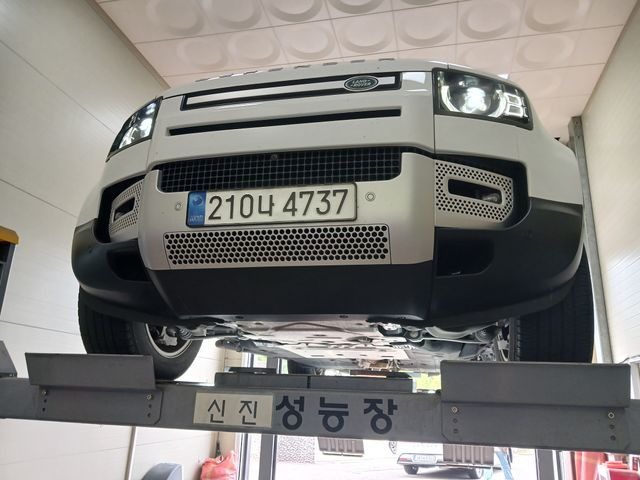 Land Rover Defender 2023 — inspection photo 1