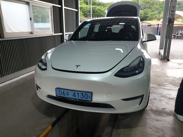 Tesla Model Y 2021 — inspection photo 1