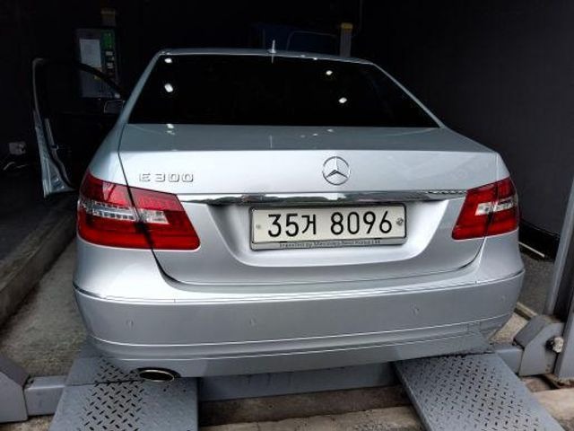Mercedes-Benz E-Class 2010 — inspection photo 2