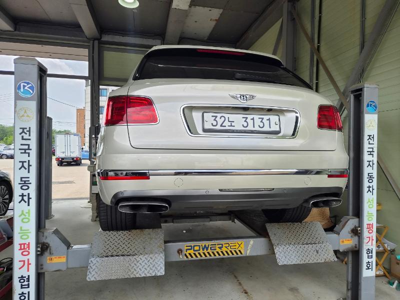 Bentley Bentayga 2018 — inspection photo 2