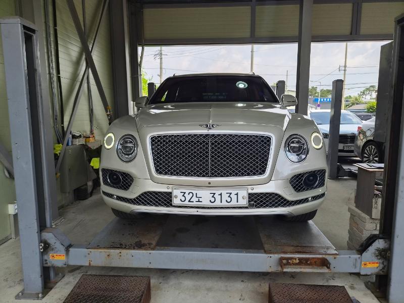 Bentley Bentayga 2018 — inspection photo 1