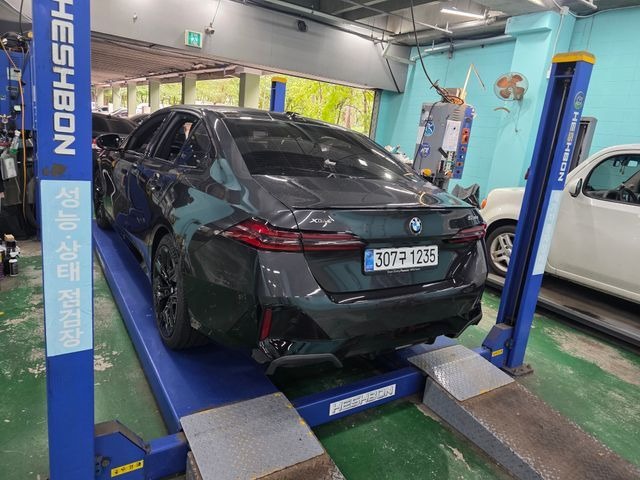 BMW 5-Series 2026 — inspection photo 2