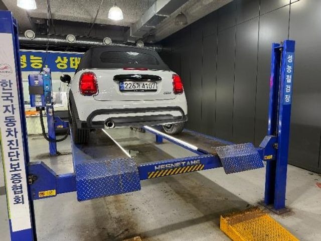 Mini Cooper Convertible 2024 — inspection photo 2