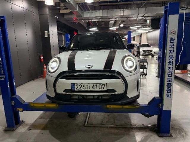 Mini Cooper Convertible 2024 — inspection photo 1